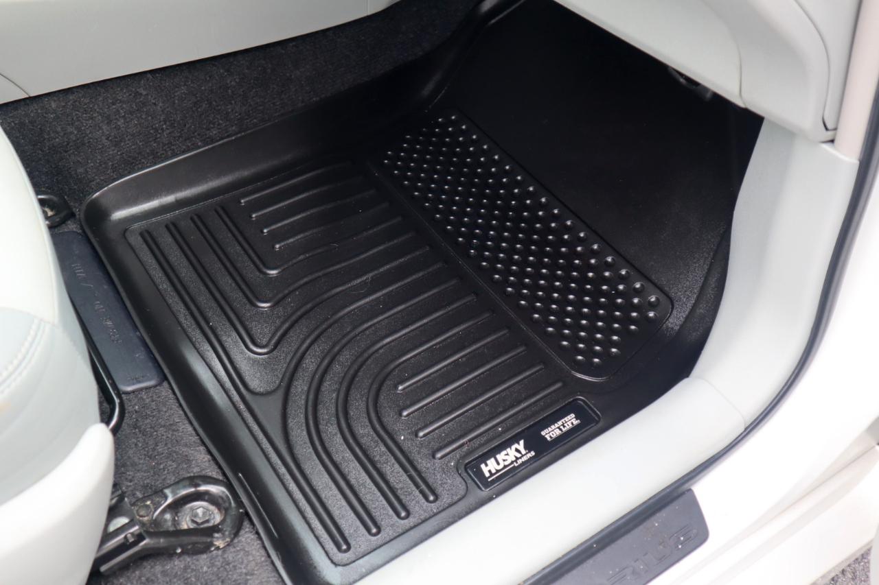 Toyota Prius 5dr HB Persona Series Special Edition (Natl) 2015