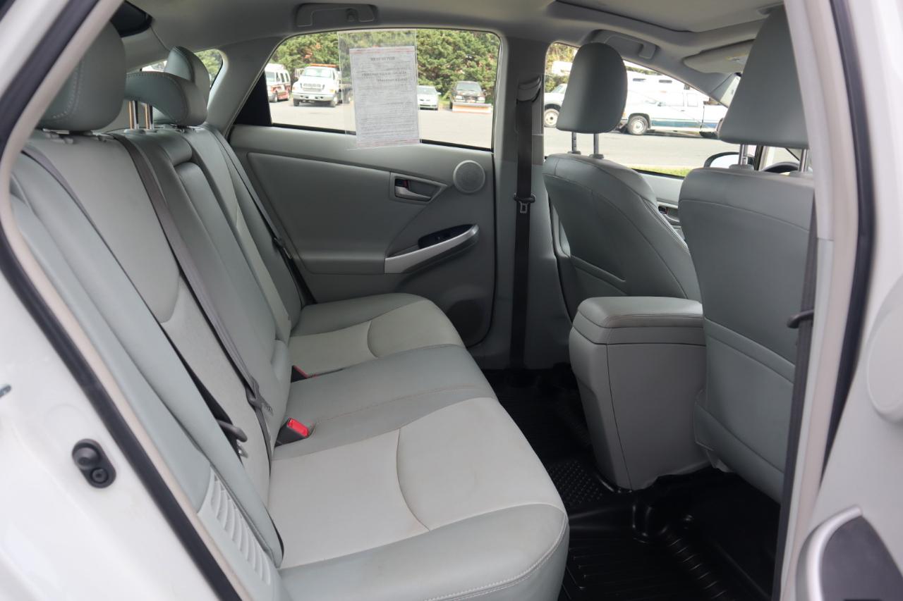 Toyota Prius 5dr HB Persona Series Special Edition (Natl) 2015