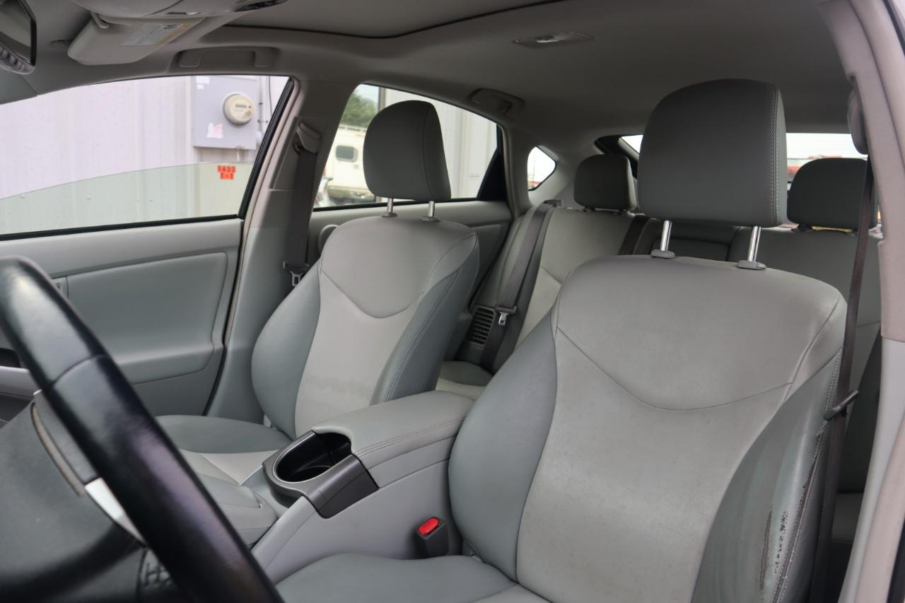 Toyota Prius 5dr HB Persona Series Special Edition (Natl) 2015