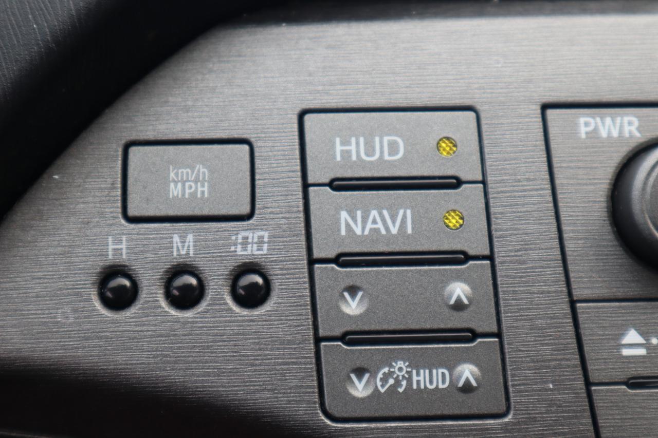 Toyota Prius 5dr HB Persona Series Special Edition (Natl) 2015