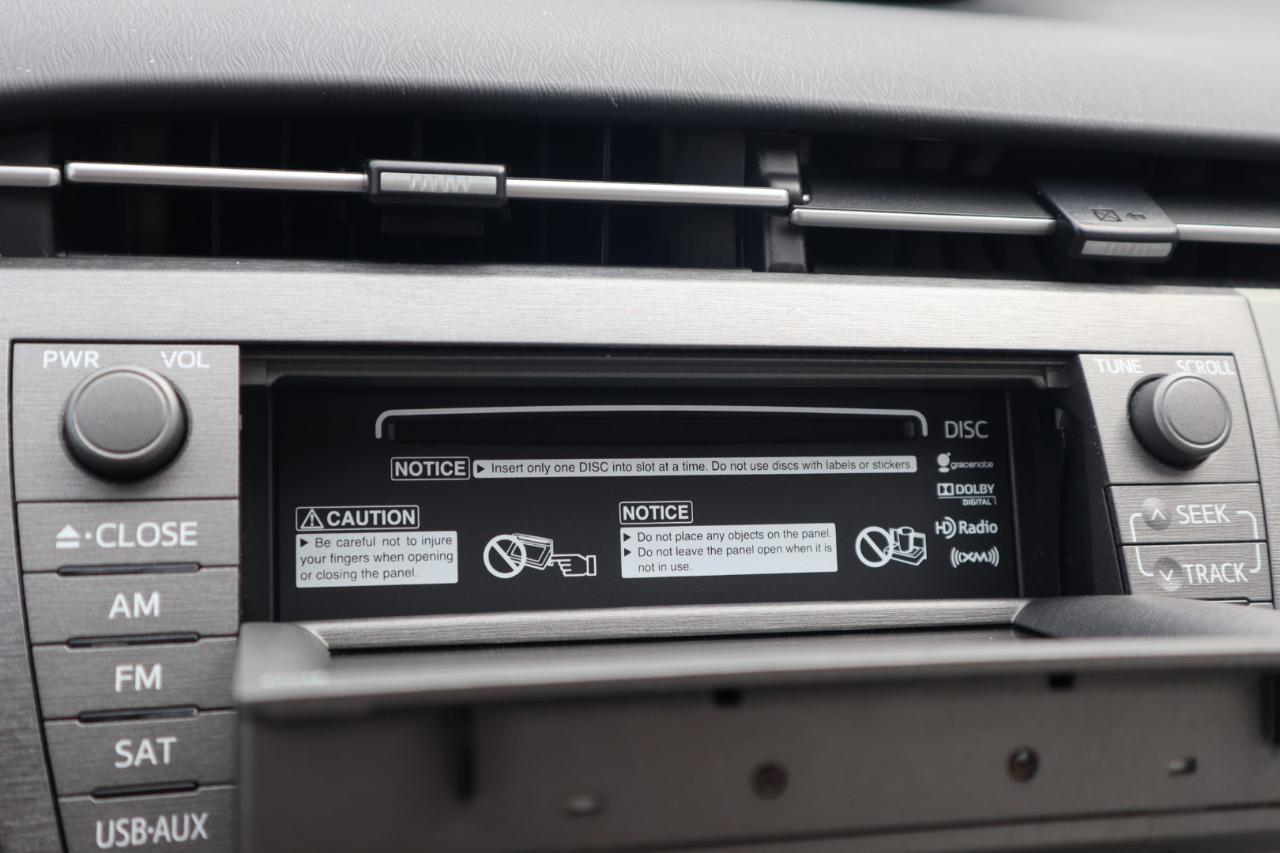 Toyota Prius 5dr HB Persona Series Special Edition (Natl) 2015