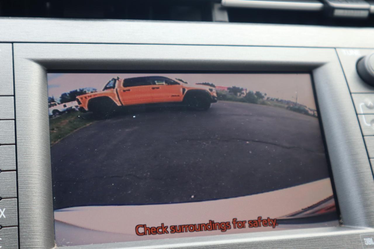 Toyota Prius 5dr HB Persona Series Special Edition (Natl) 2015