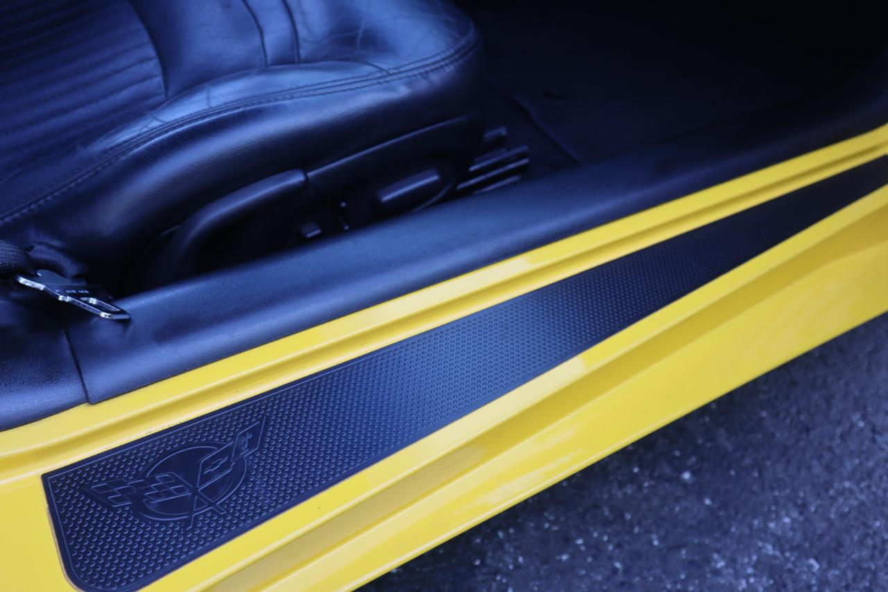 Chevrolet Corvette 2dr Convertible 2000