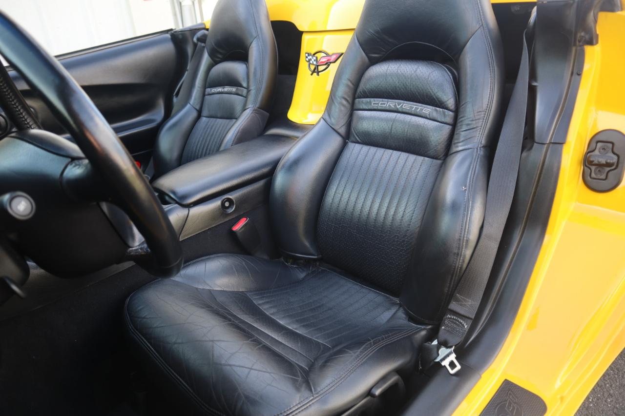 Chevrolet Corvette 2dr Convertible 2000