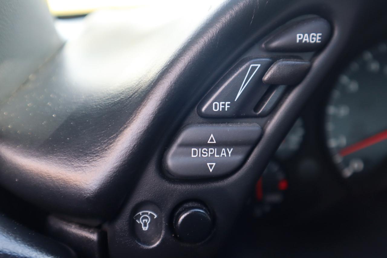 Chevrolet Corvette 2dr Convertible 2000