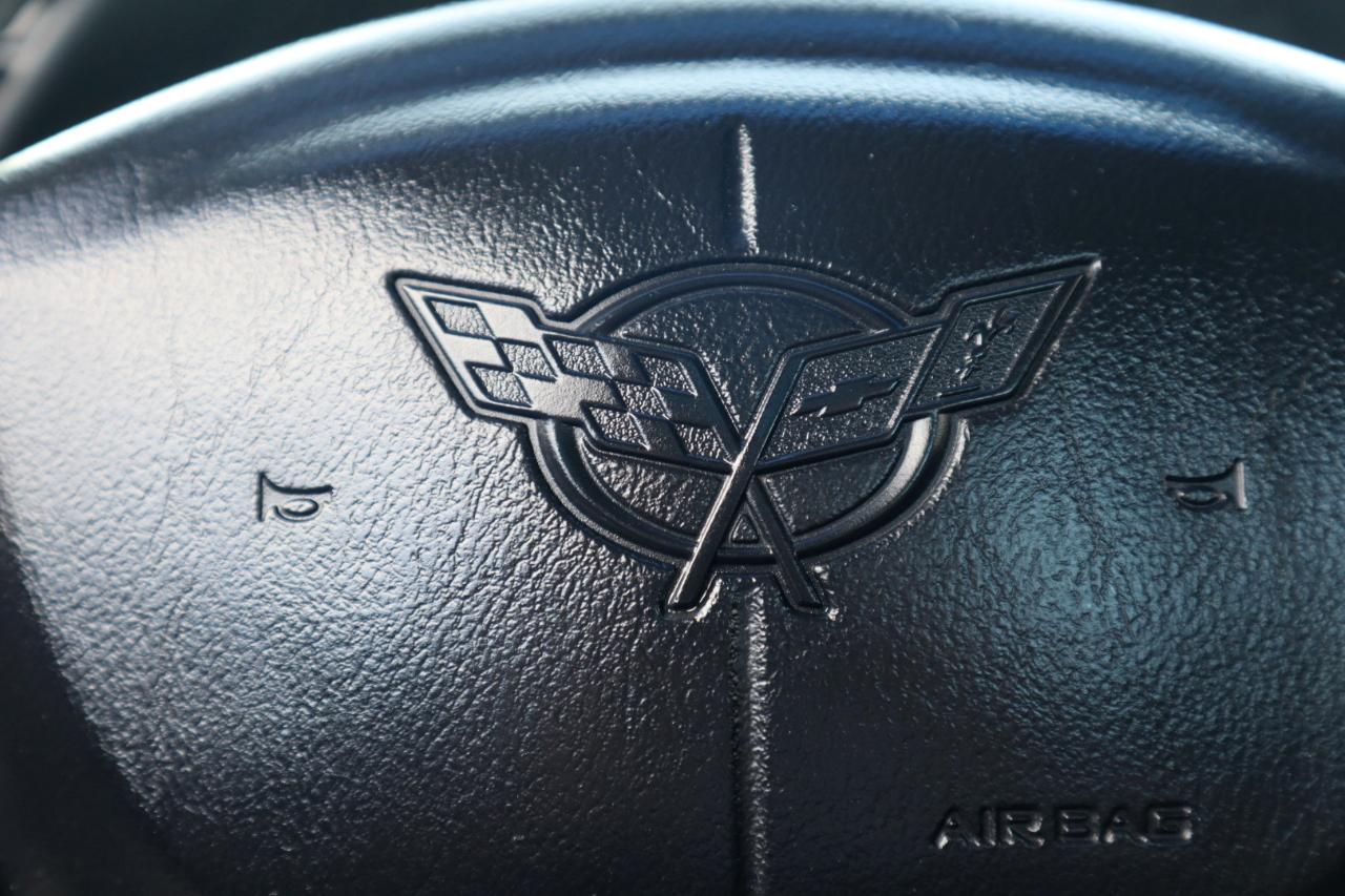 Chevrolet Corvette 2dr Convertible 2000