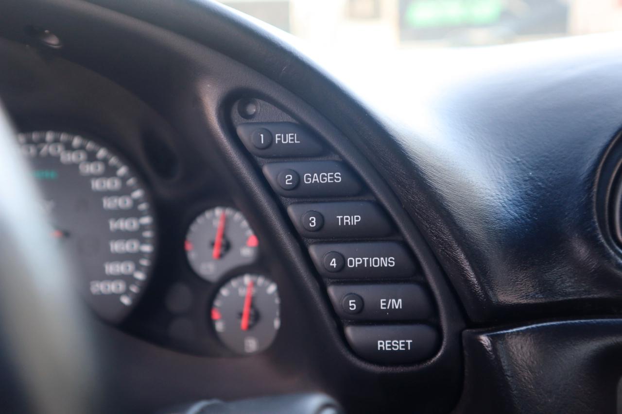 Chevrolet Corvette 2dr Convertible 2000