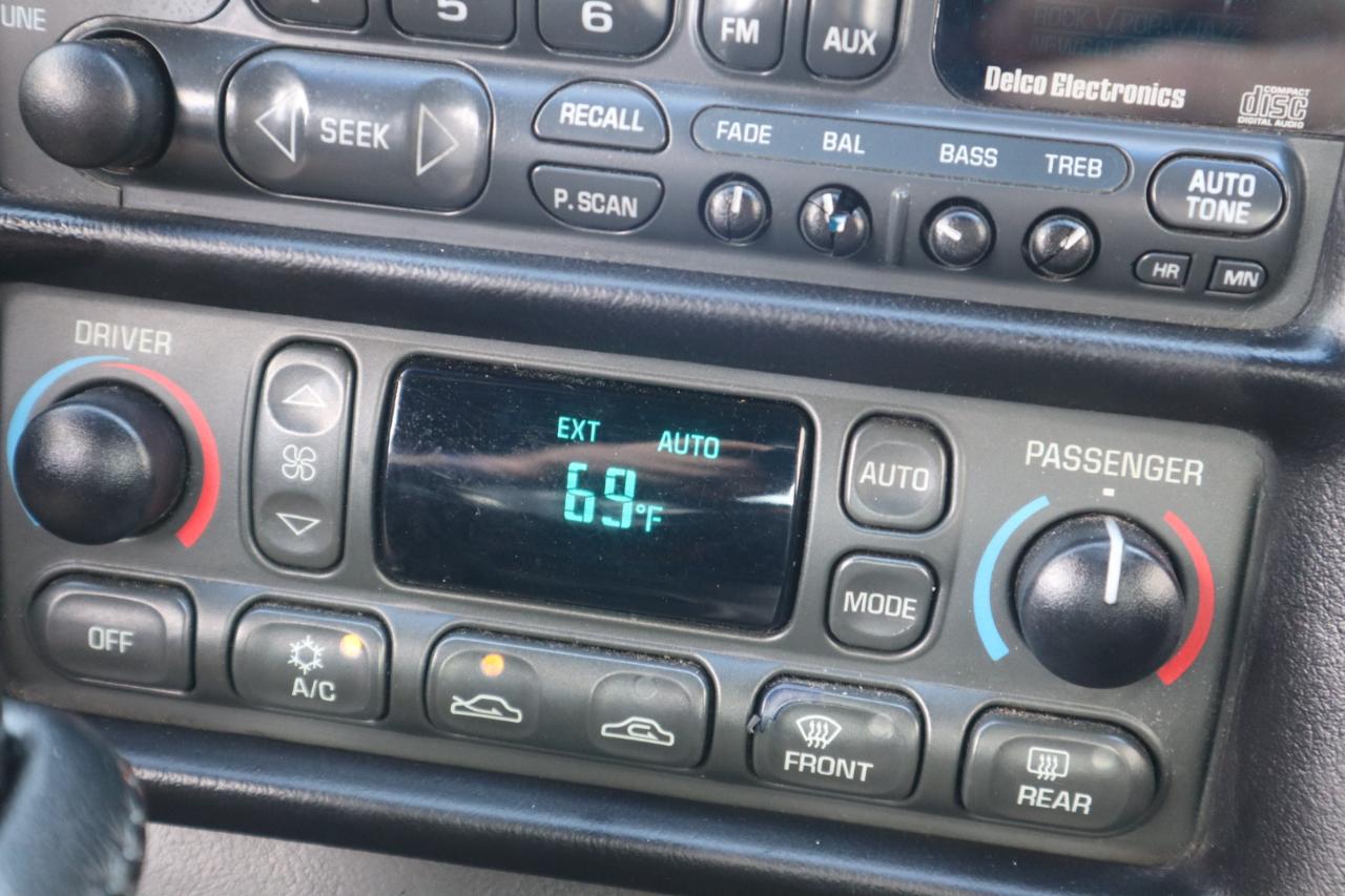 Chevrolet Corvette 2dr Convertible 2000