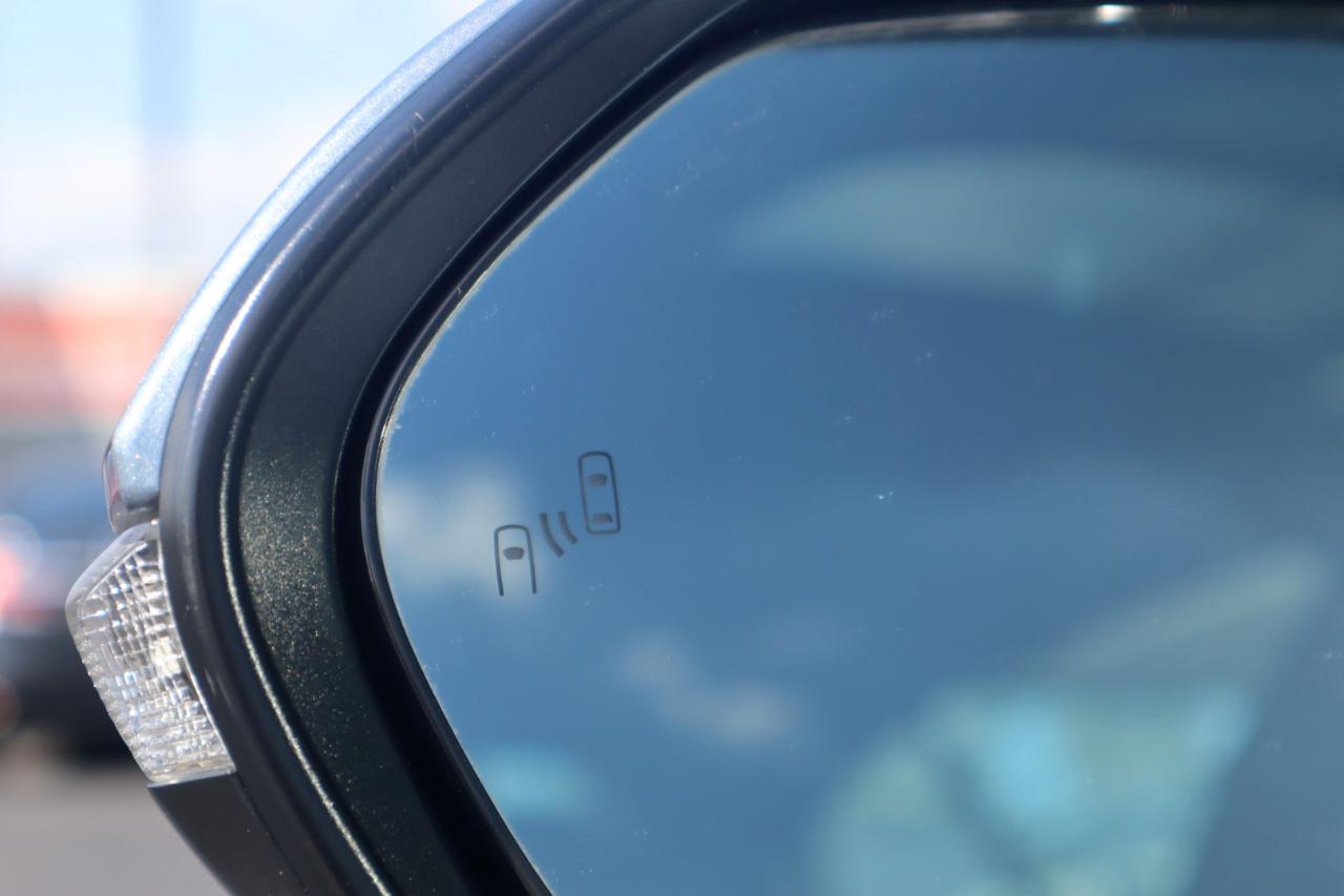 Toyota Corolla SE CVT (Natl) 2020