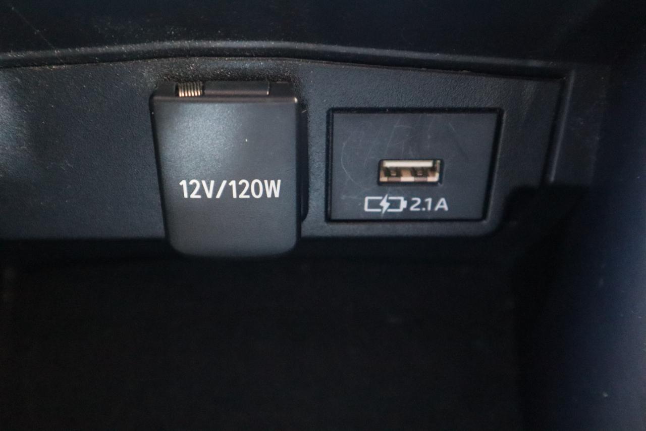 Toyota Corolla SE CVT (Natl) 2020