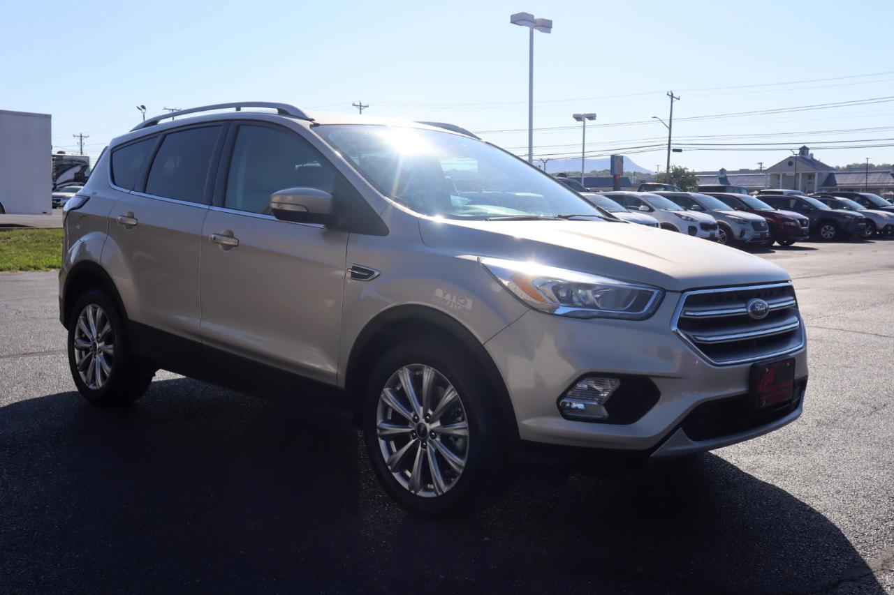 Ford Escape Titanium 4WD 2017