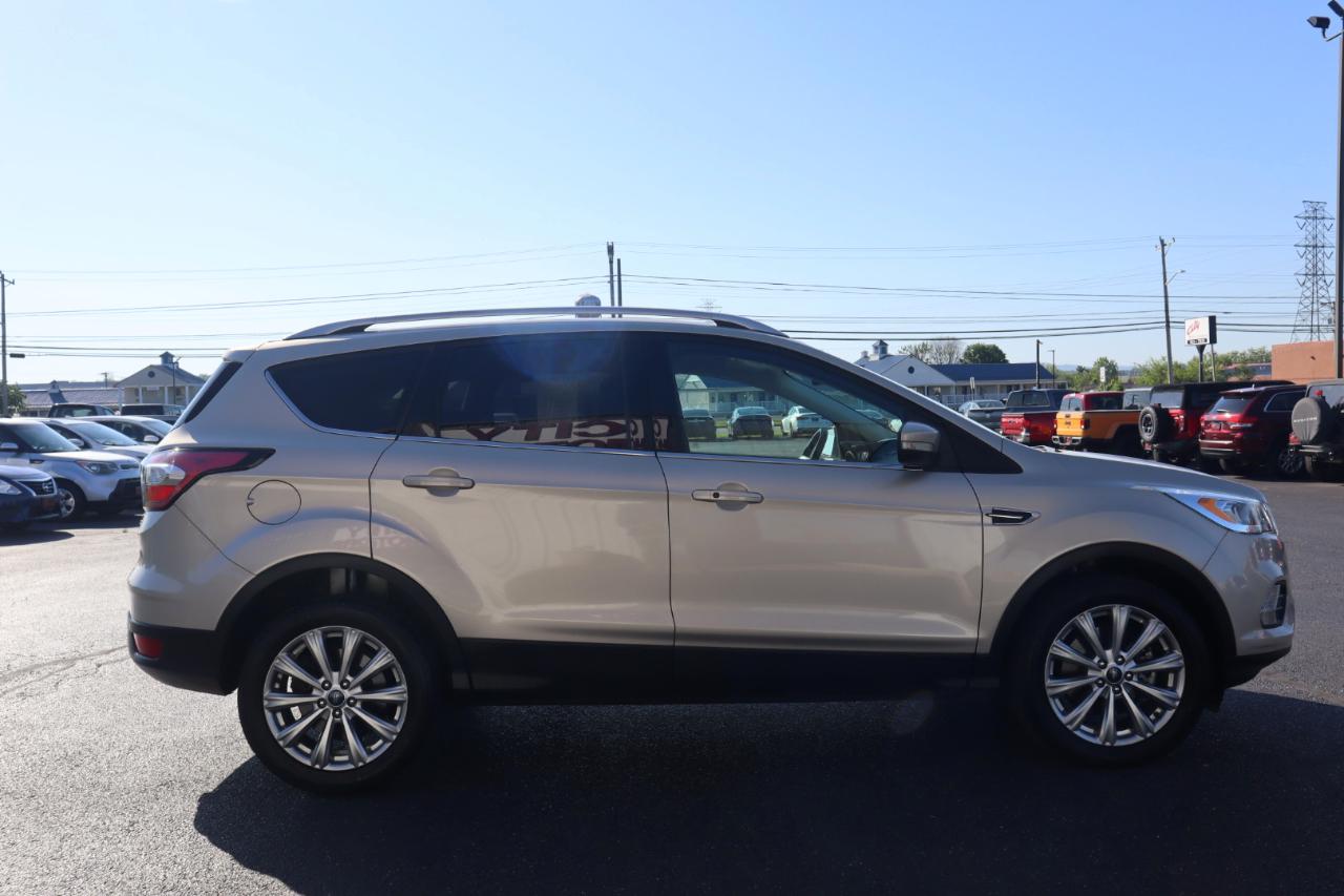 Ford Escape Titanium 4WD 2017