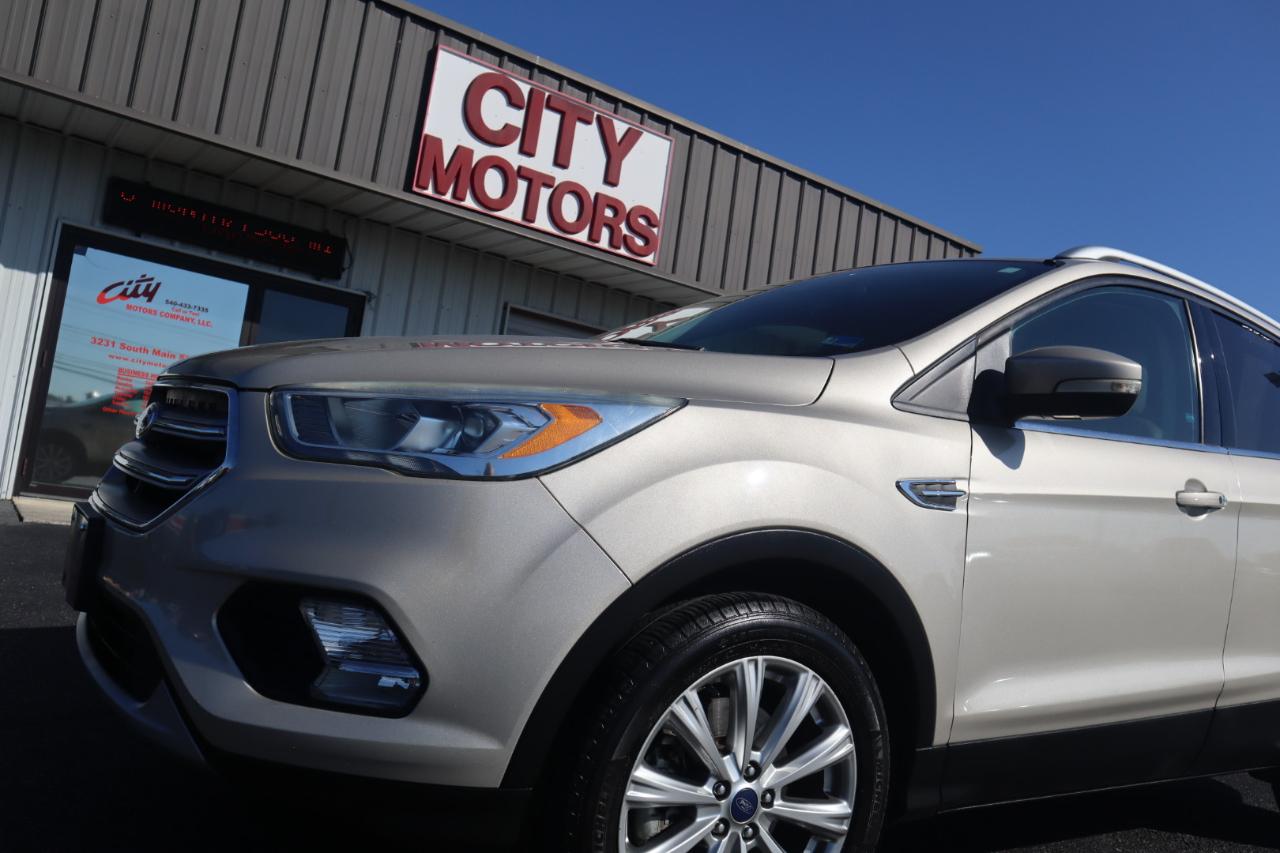 Ford Escape Titanium 4WD 2017