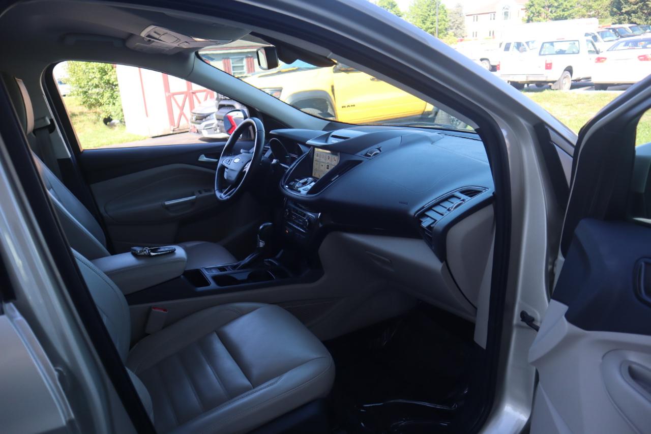 Ford Escape Titanium 4WD 2017