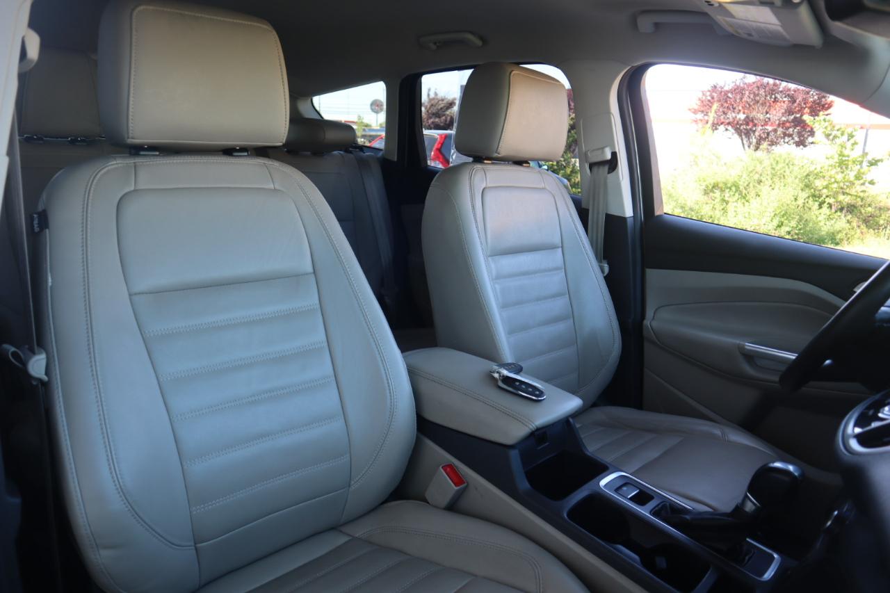 Ford Escape Titanium 4WD 2017