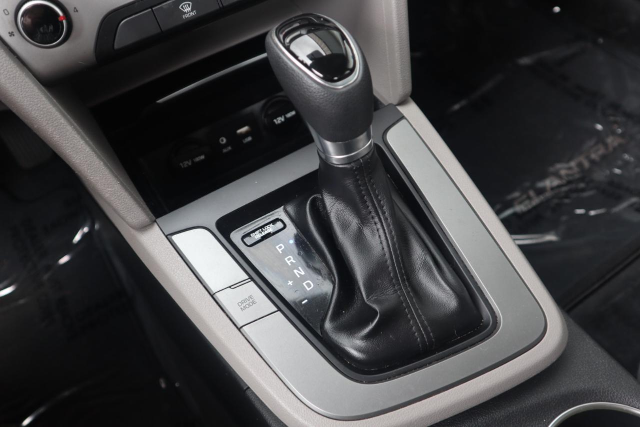 Hyundai Elantra SEL 2.0L Auto 2018