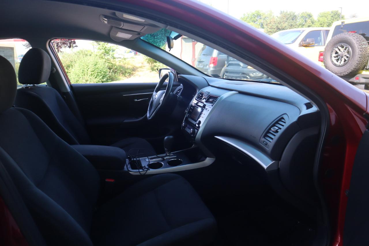 Nissan Altima 4dr Sdn I4 2.5 SV 2015