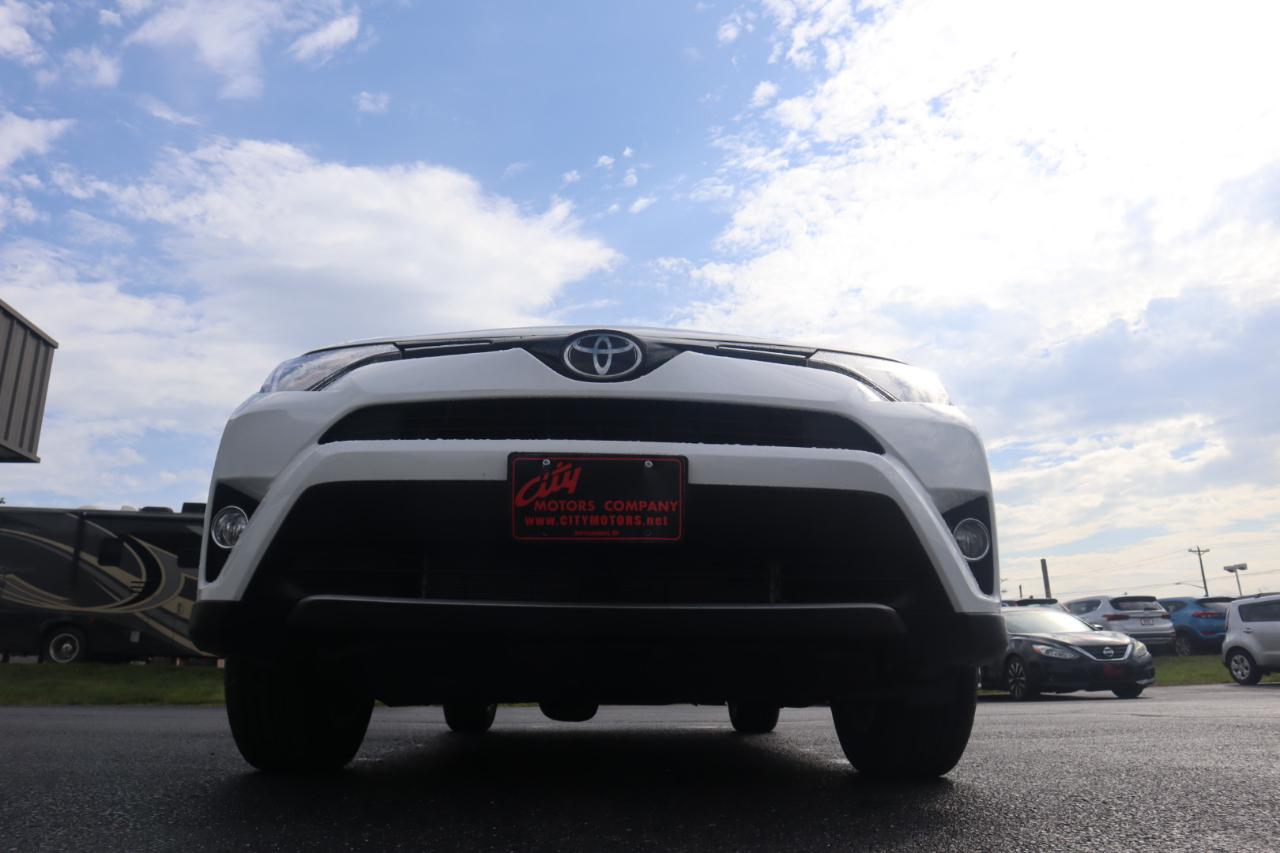 Toyota RAV4 XLE AWD (Natl) 2017