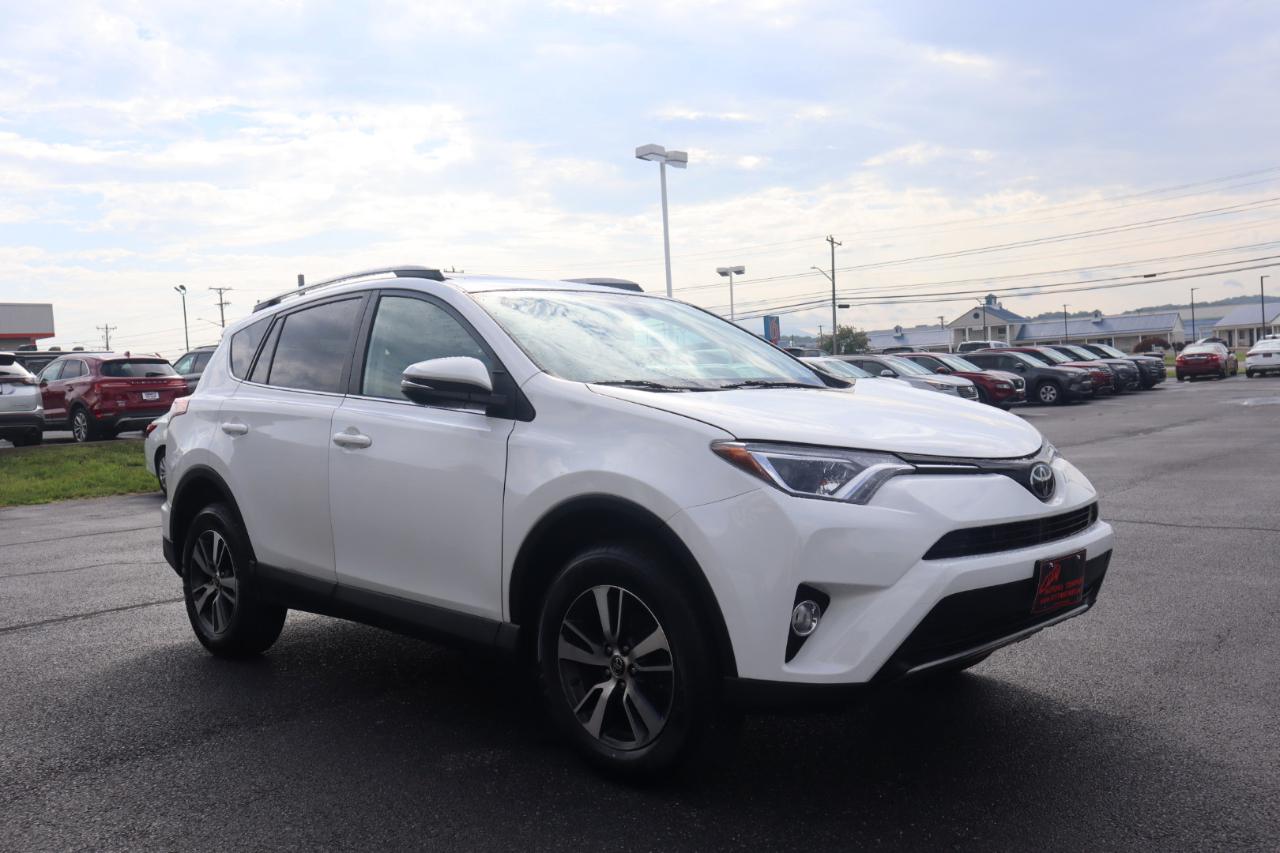 Toyota RAV4 XLE AWD (Natl) 2017