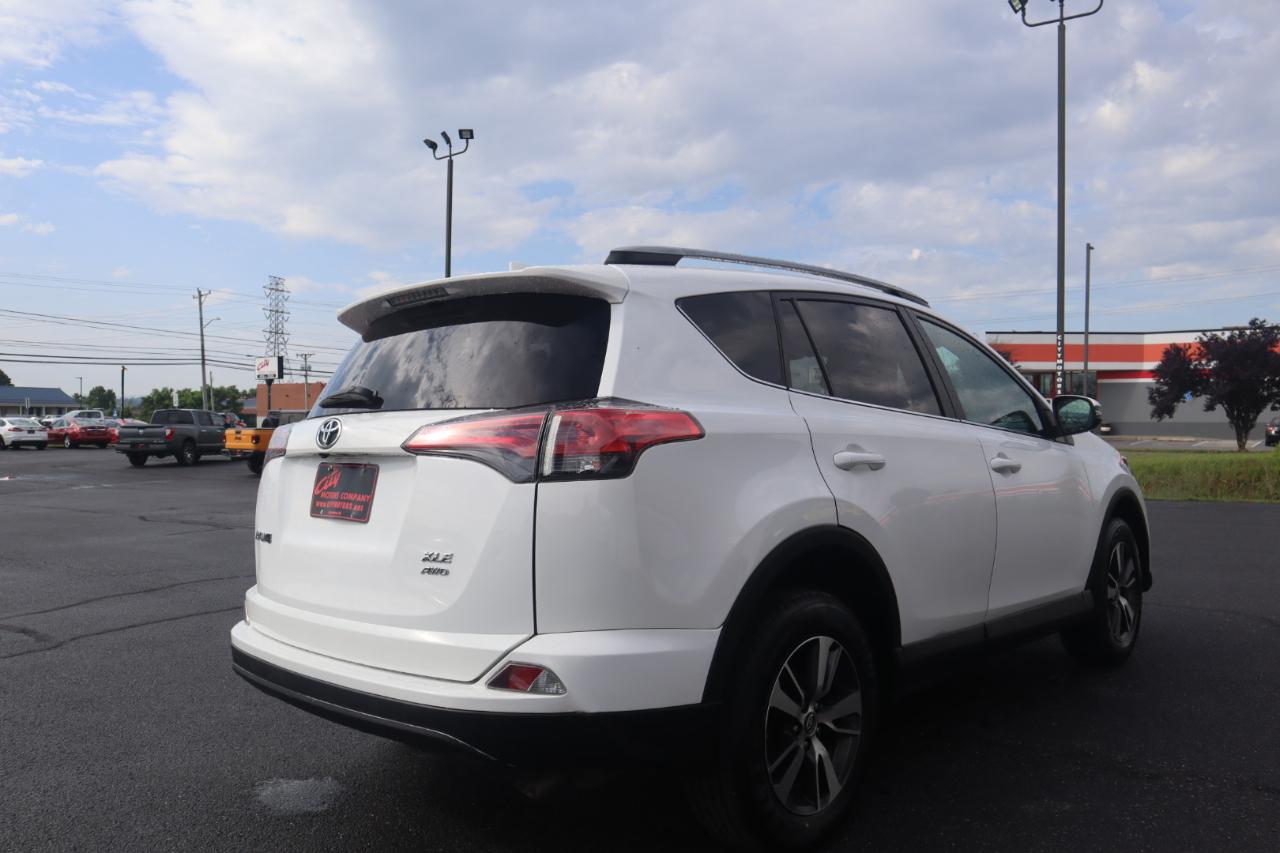 Toyota RAV4 XLE AWD (Natl) 2017