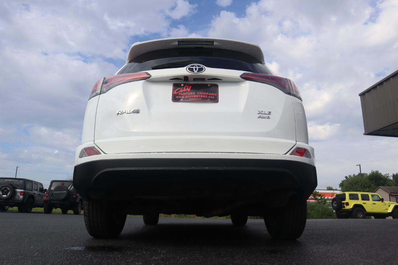 Toyota RAV4 XLE AWD (Natl) 2017