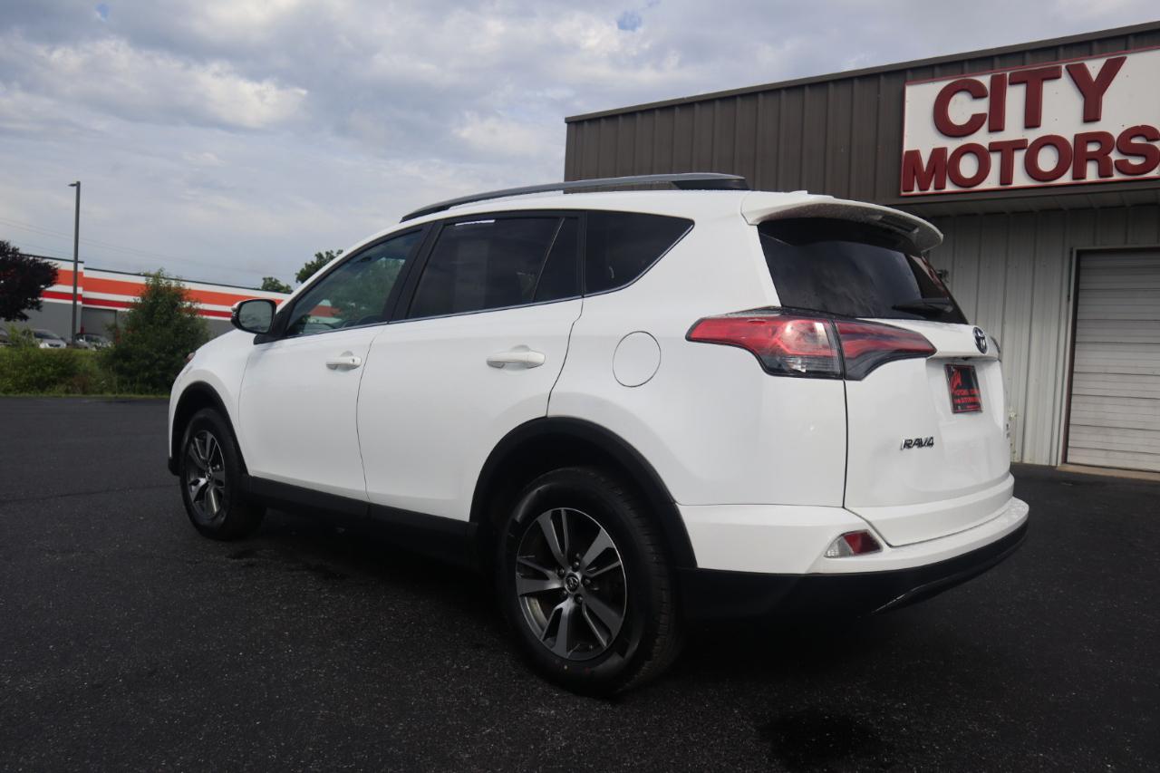 Toyota RAV4 XLE AWD (Natl) 2017