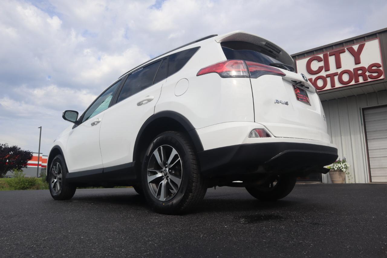 Toyota RAV4 XLE AWD (Natl) 2017