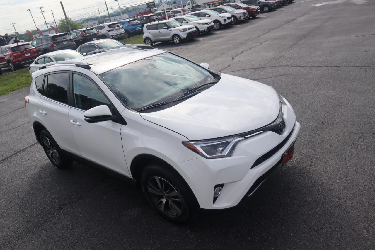 Toyota RAV4 XLE AWD (Natl) 2017