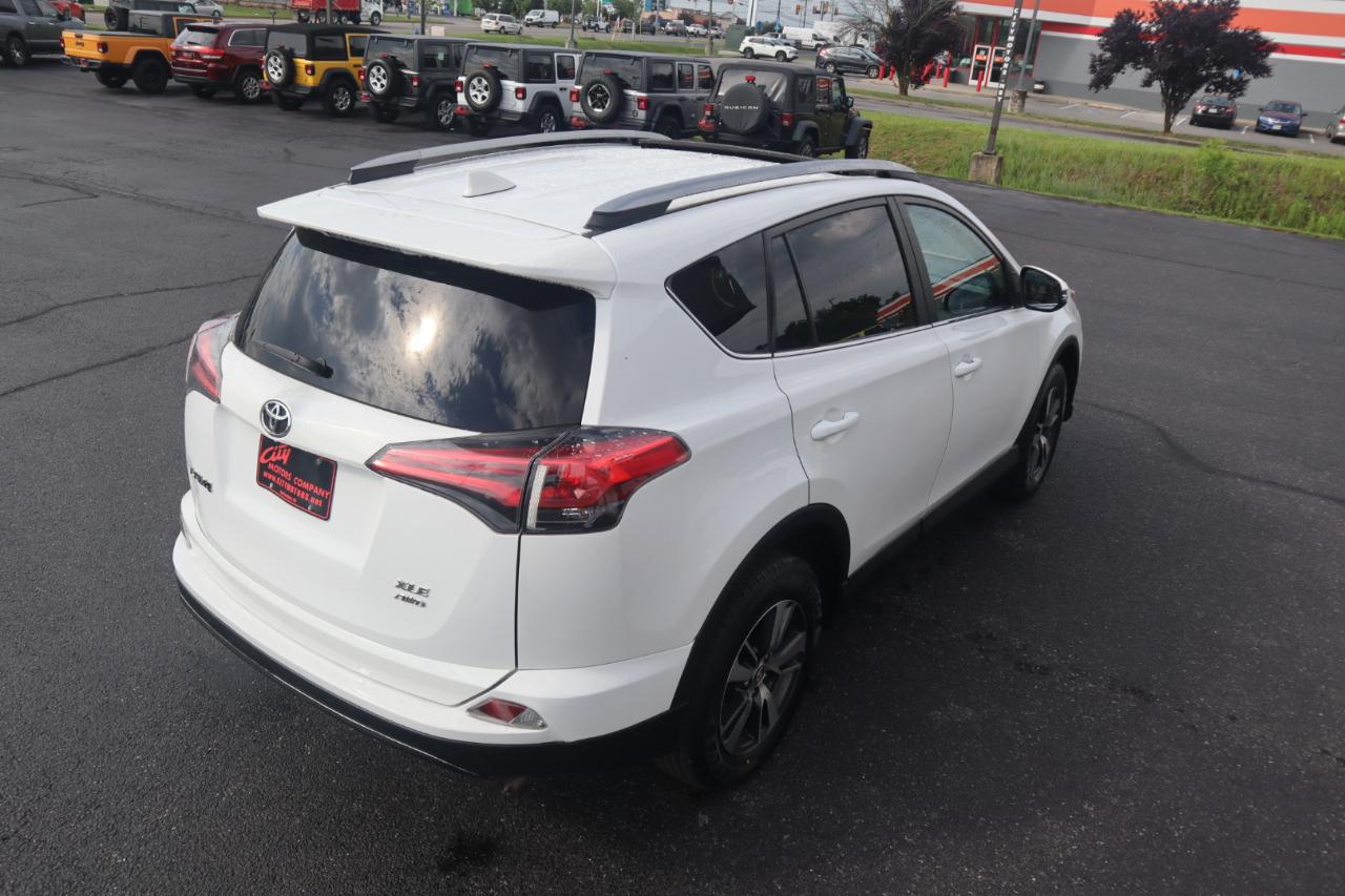 Toyota RAV4 XLE AWD (Natl) 2017