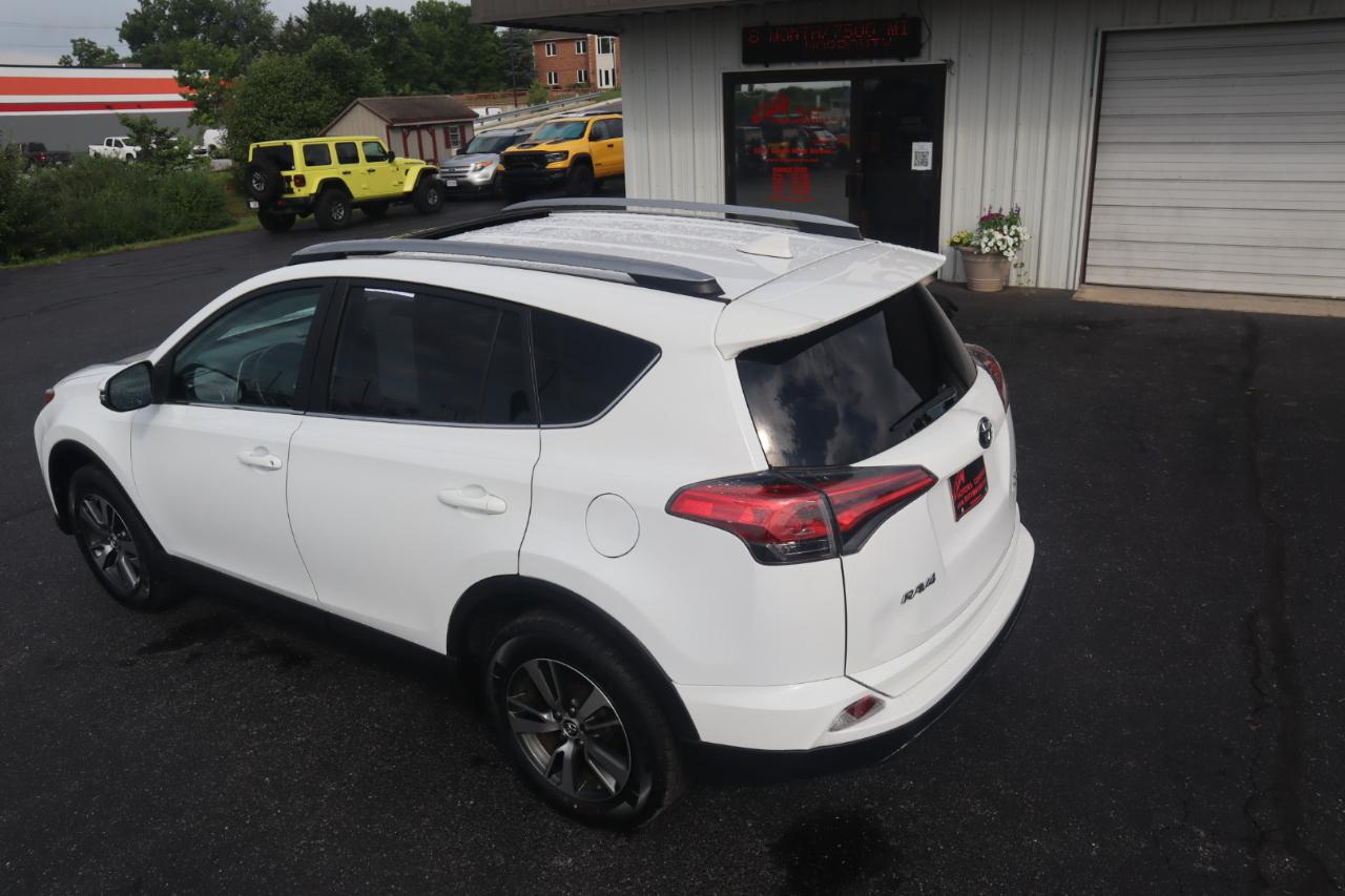Toyota RAV4 XLE AWD (Natl) 2017
