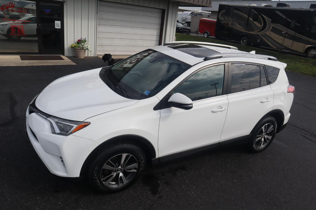 Toyota RAV4 XLE AWD (Natl) 2017