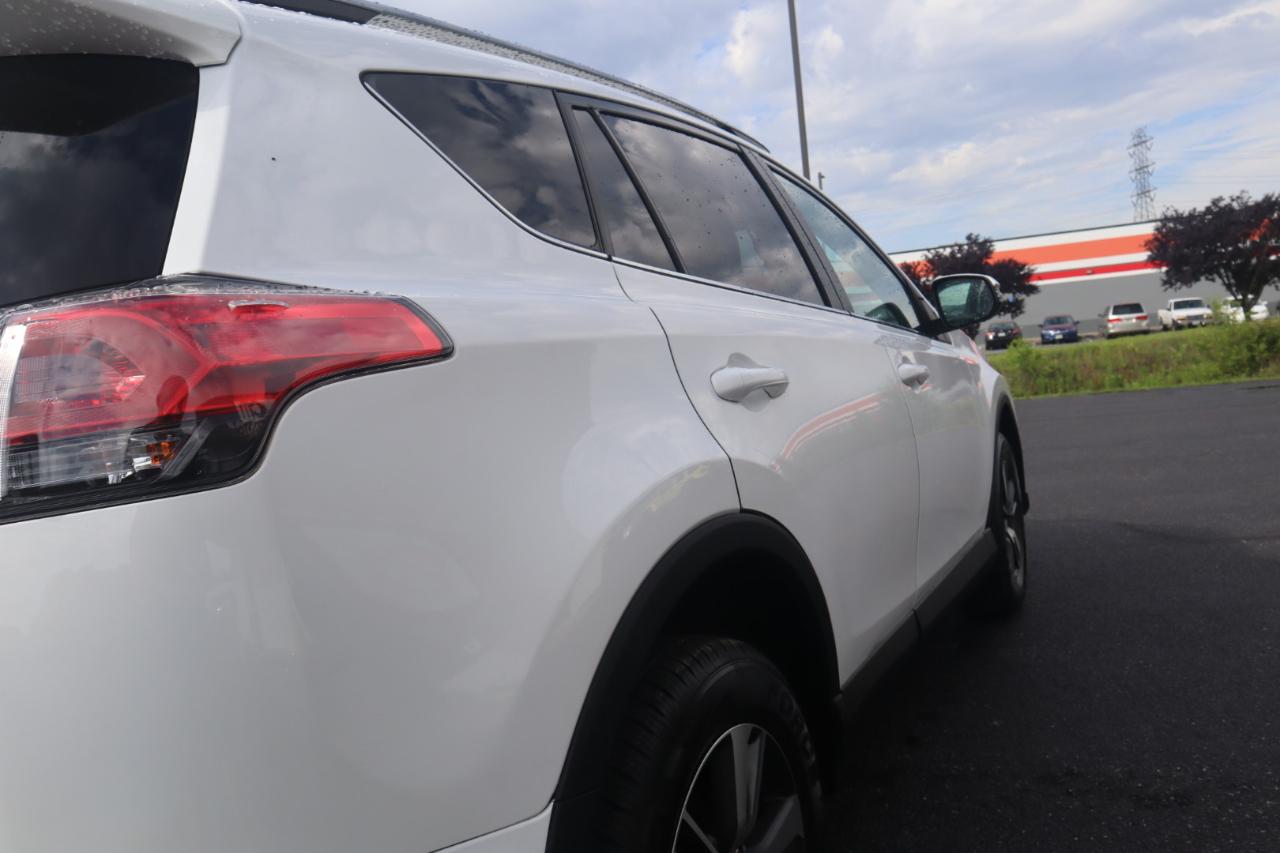 Toyota RAV4 XLE AWD (Natl) 2017