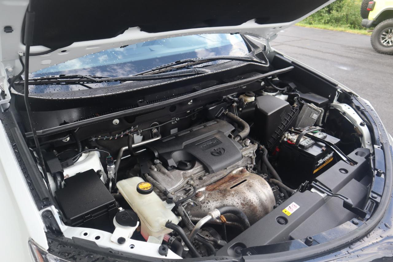 Toyota RAV4 XLE AWD (Natl) 2017