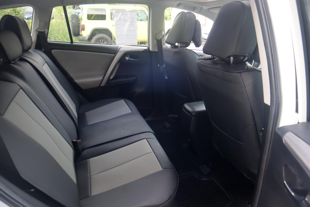 Toyota RAV4 XLE AWD (Natl) 2017