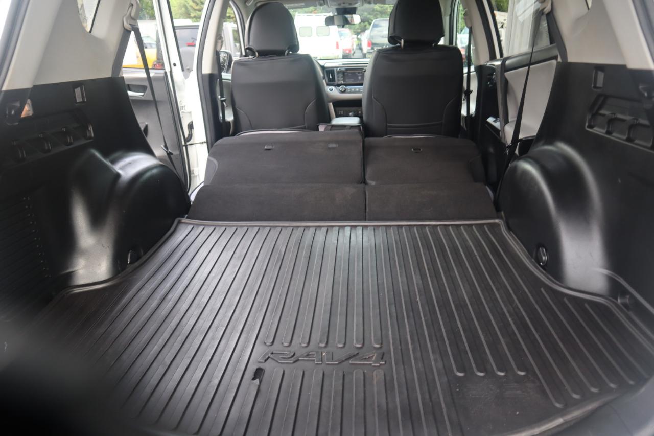 Toyota RAV4 XLE AWD (Natl) 2017