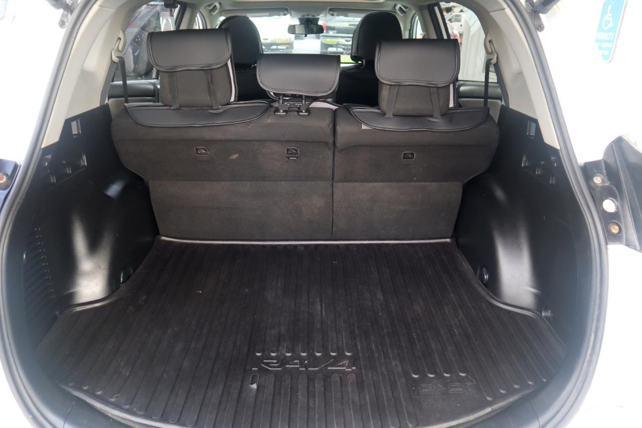 Toyota RAV4 XLE AWD (Natl) 2017