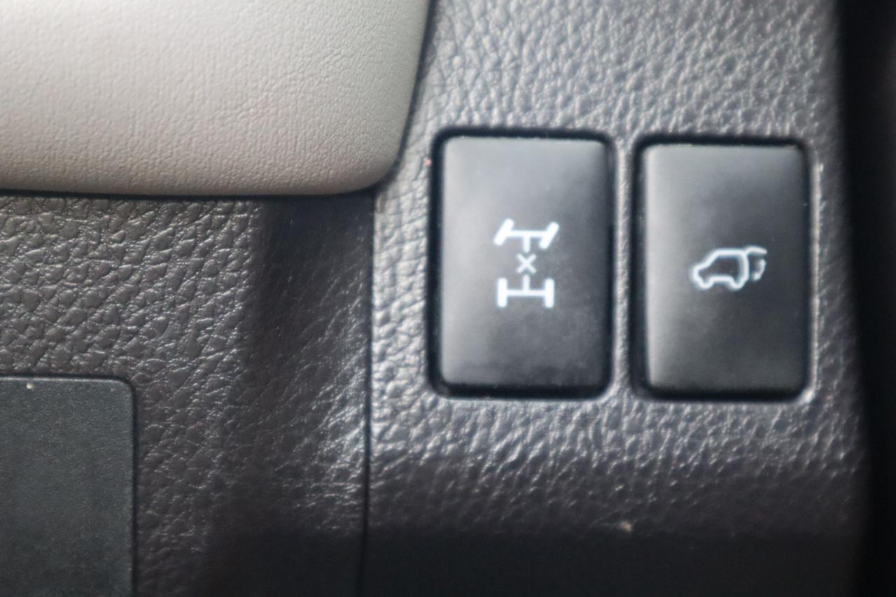 Toyota RAV4 XLE AWD (Natl) 2017