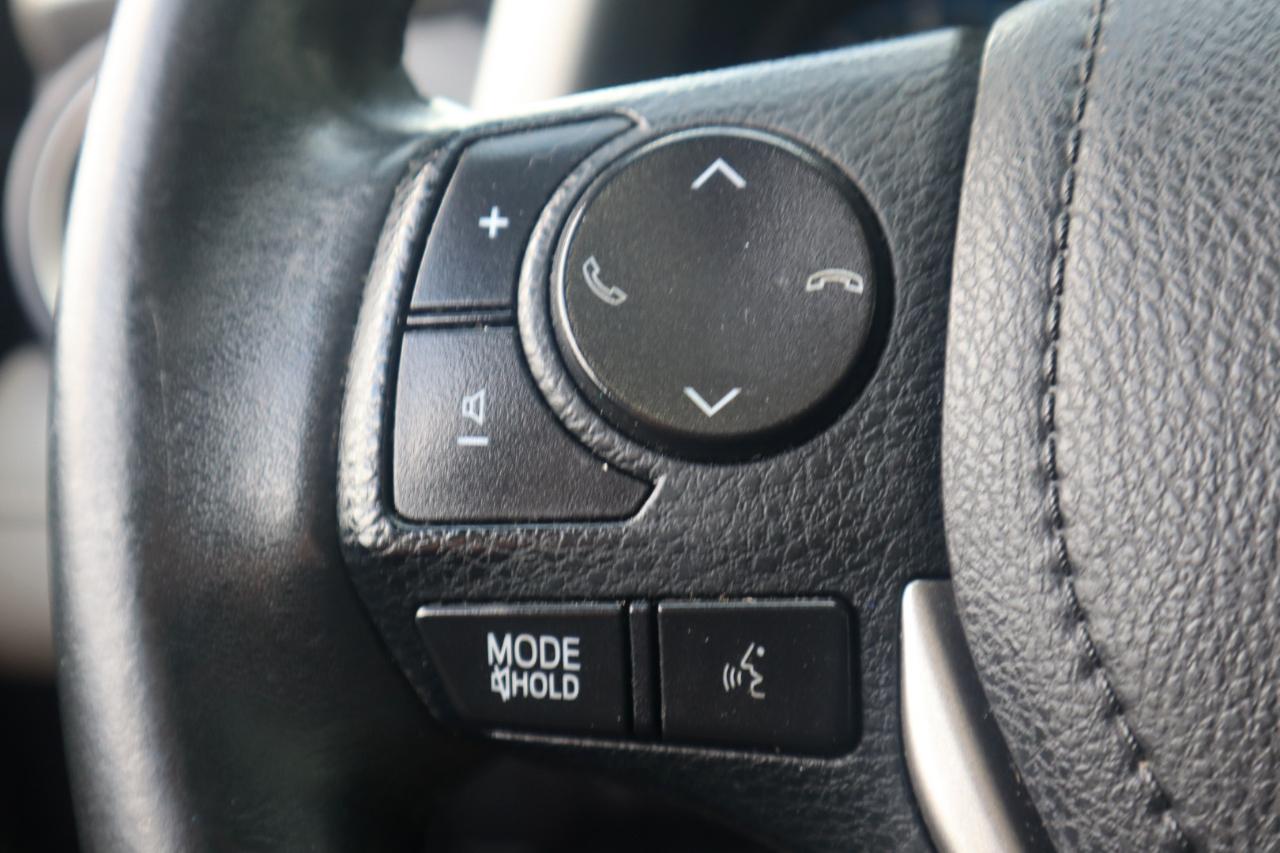 Toyota RAV4 XLE AWD (Natl) 2017