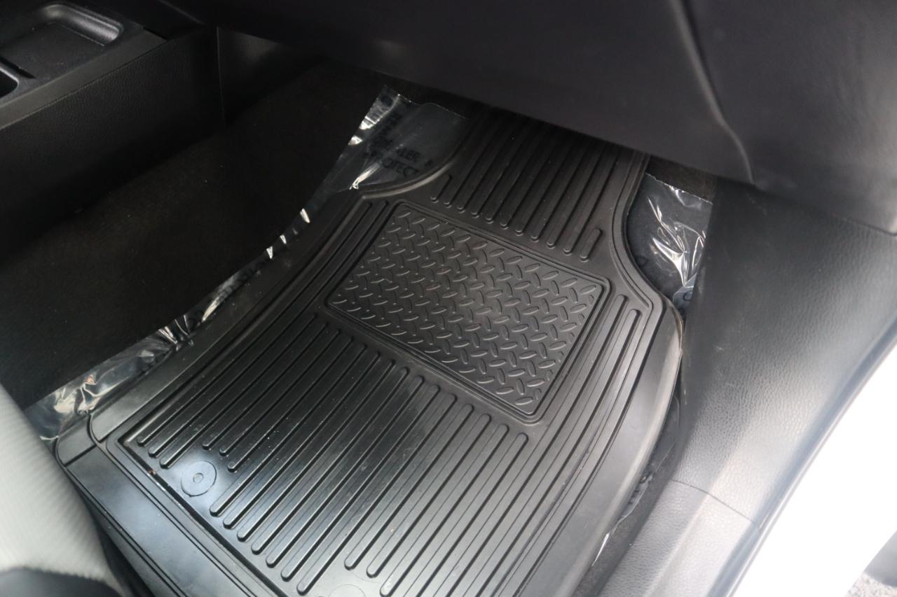 Toyota RAV4 XLE AWD (Natl) 2017