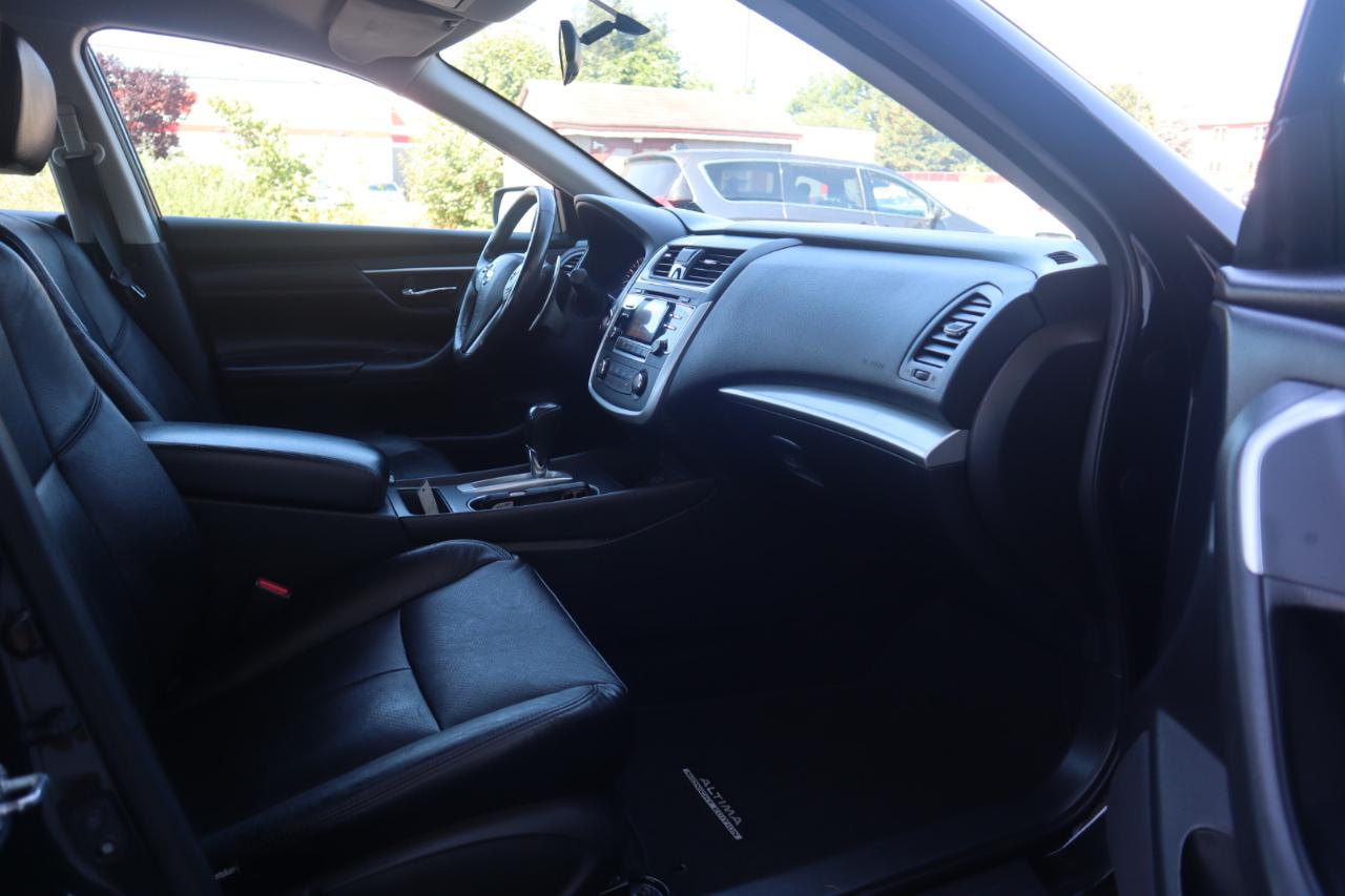 Nissan Altima 2.5 SR Sedan 2017