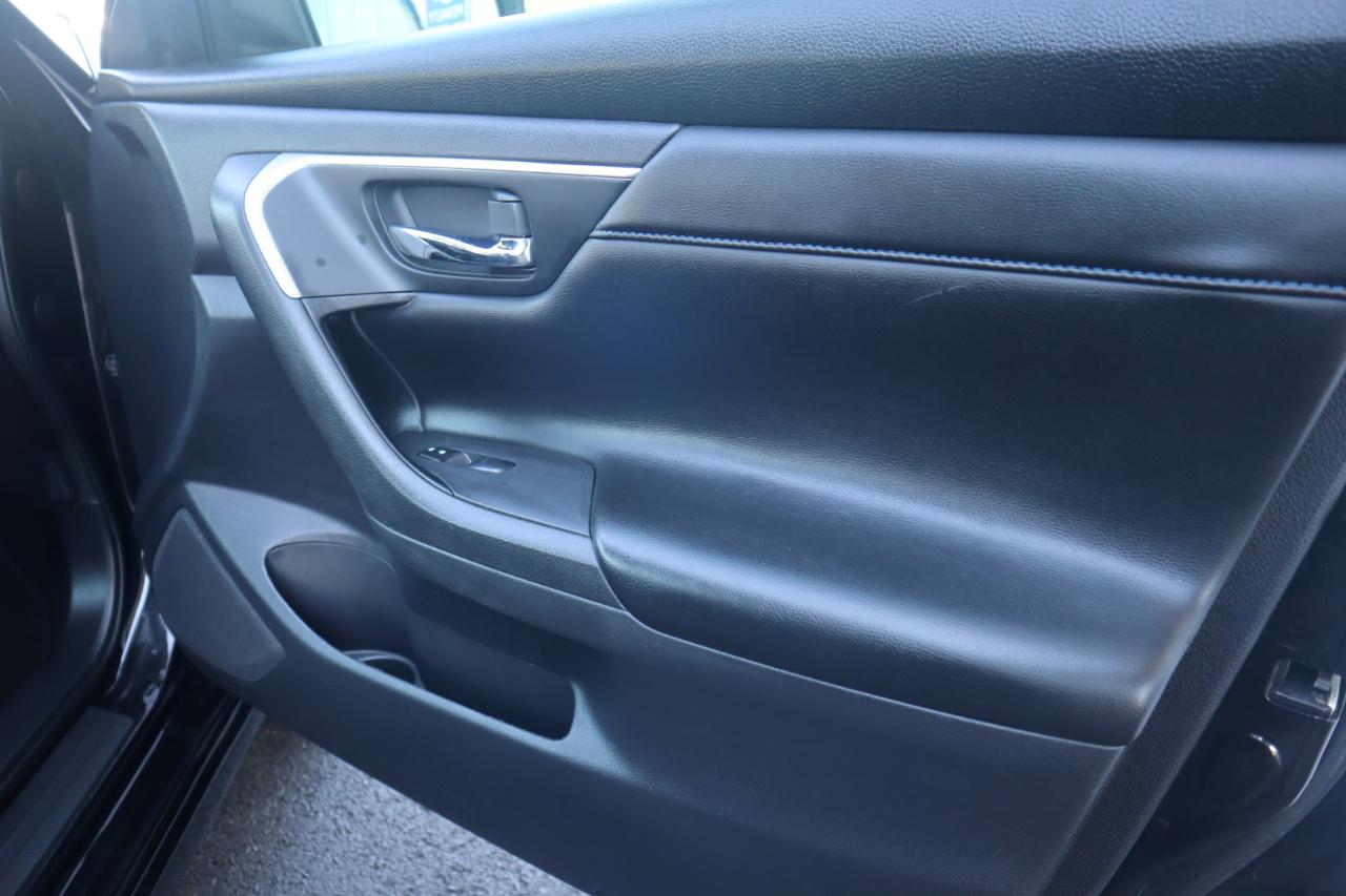 Nissan Altima 2.5 SR Sedan 2017