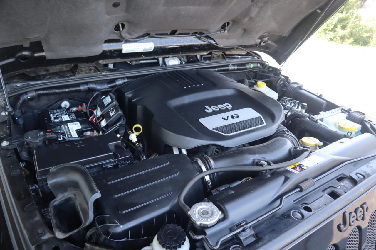 Jeep Wrangler Unlimited 4WD 4dr Sahara 2015