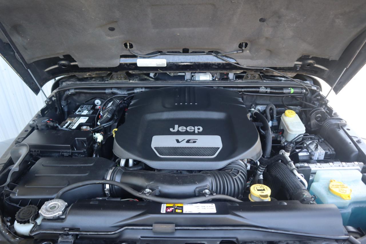 Jeep Wrangler Unlimited 4WD 4dr Sahara 2015
