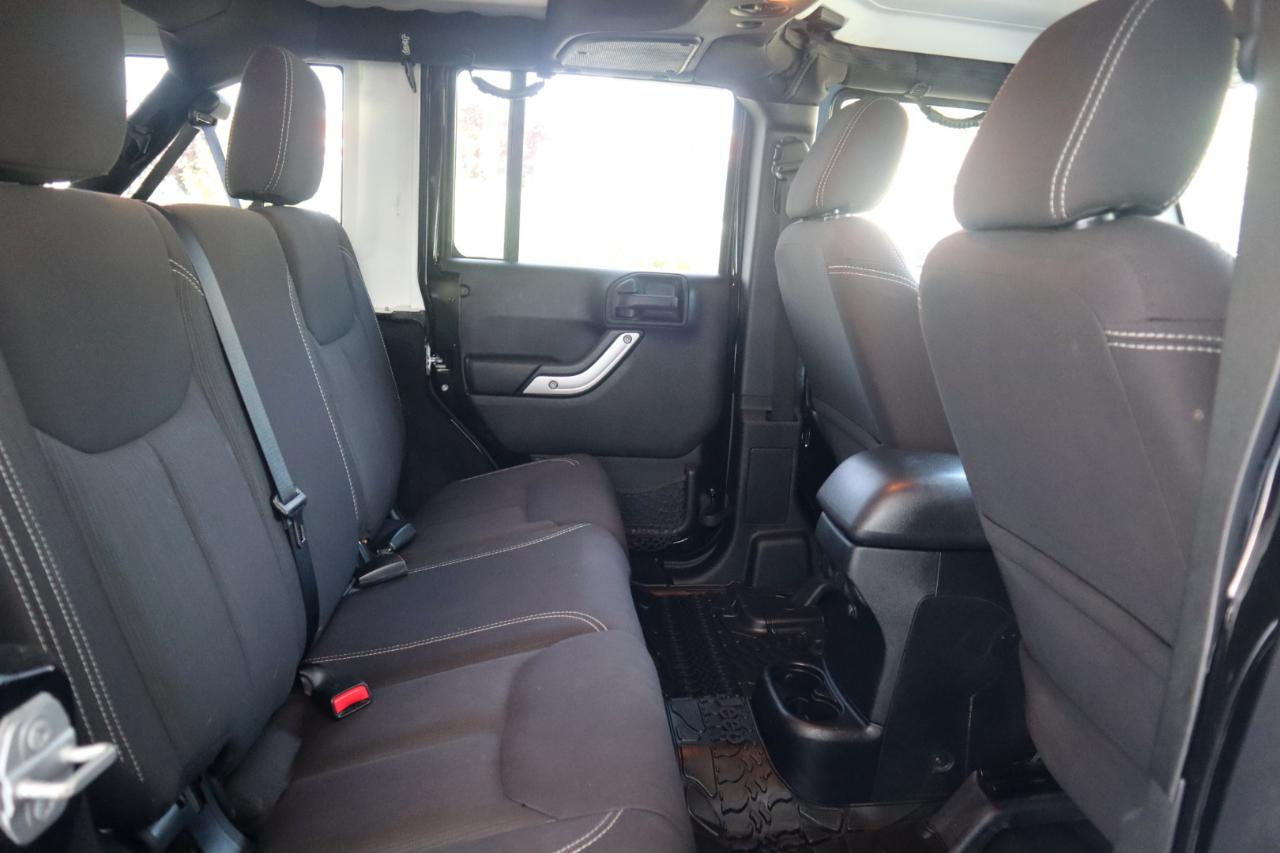 Jeep Wrangler Unlimited 4WD 4dr Sahara 2015