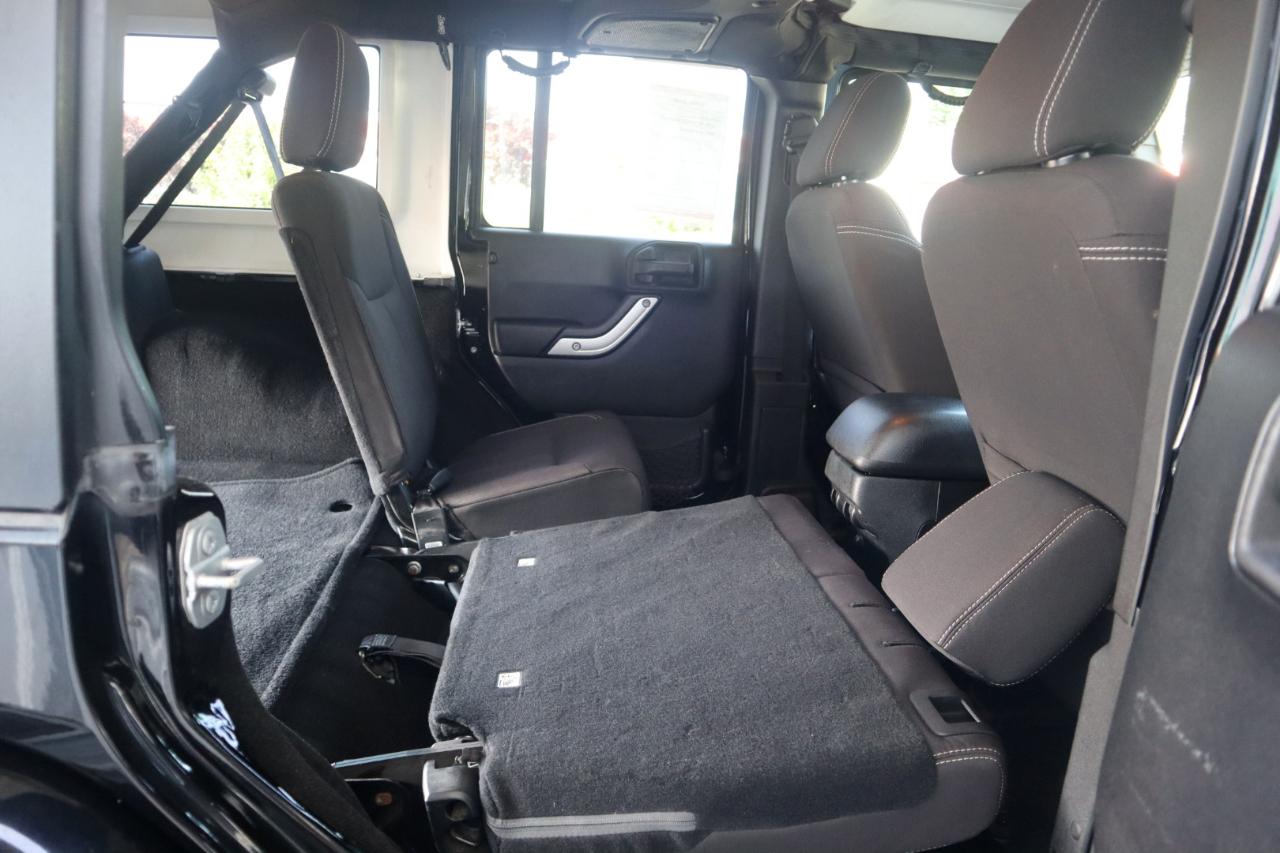 Jeep Wrangler Unlimited 4WD 4dr Sahara 2015