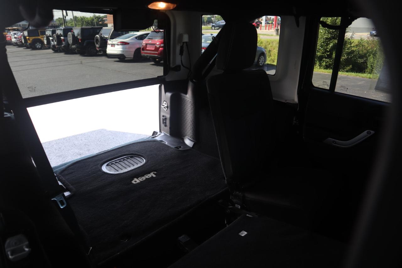 Jeep Wrangler Unlimited 4WD 4dr Sahara 2015