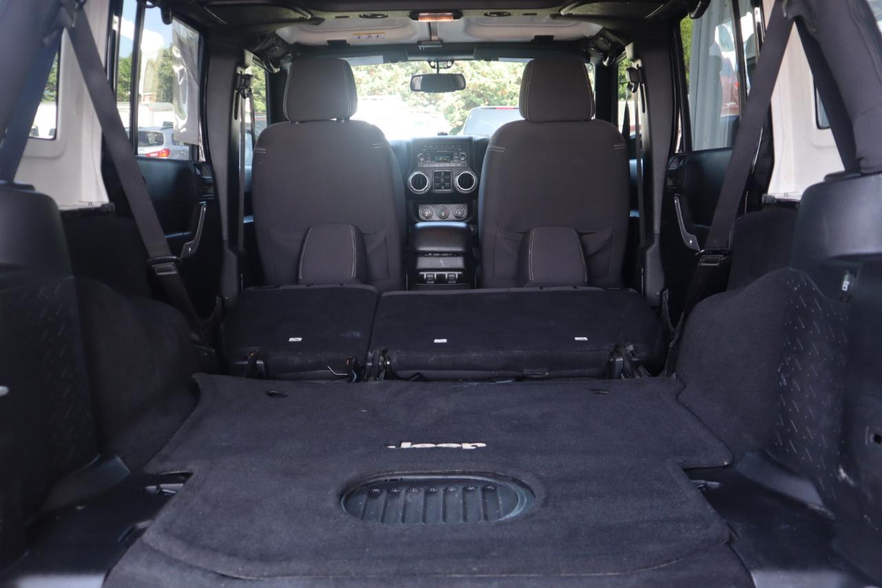 Jeep Wrangler Unlimited 4WD 4dr Sahara 2015