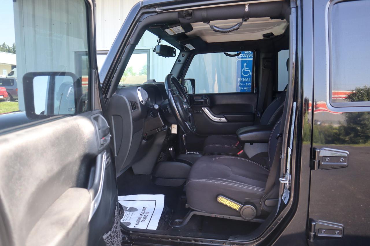 Jeep Wrangler Unlimited 4WD 4dr Sahara 2015