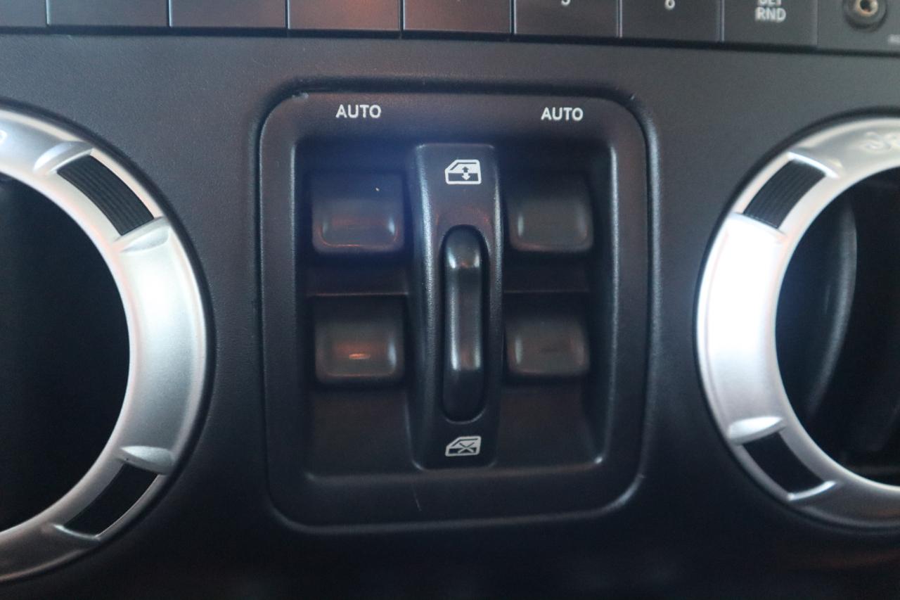 Jeep Wrangler Unlimited 4WD 4dr Sahara 2015
