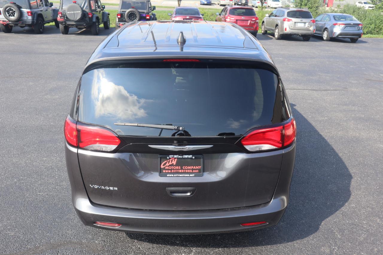 Chrysler Voyager LX FWD 2023